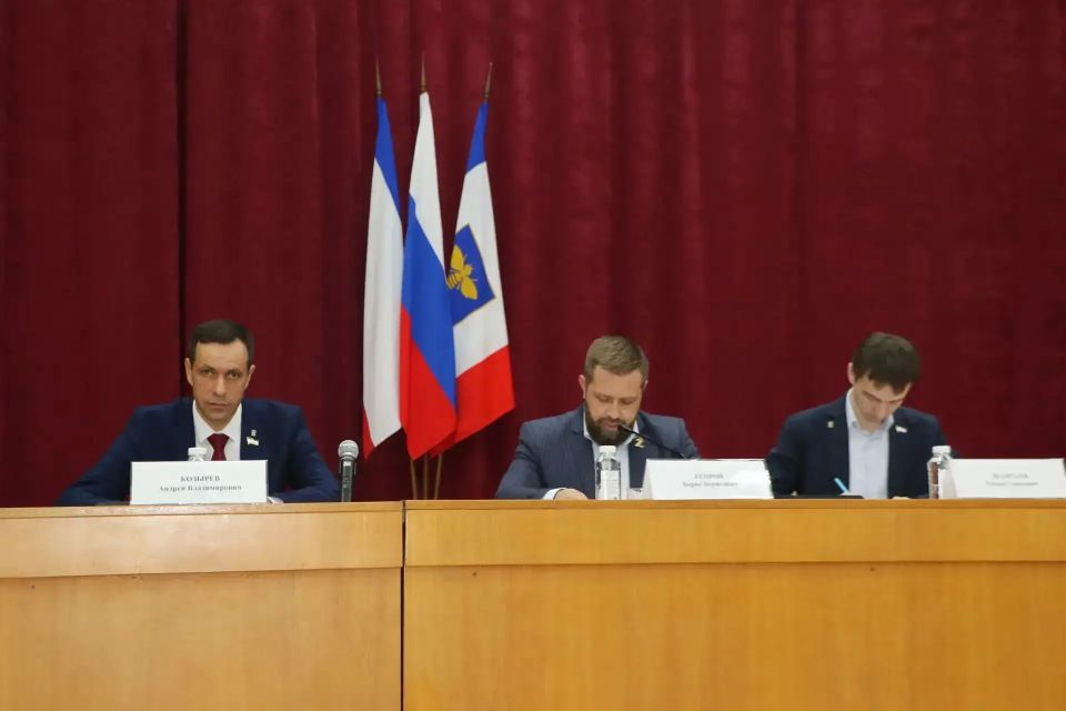 Сегодня председатель Советского районного совета Виктория Грицай совместно с главой администрации Советского района Харламовым Александром и главами администраций сельских поселений приняли участие в Собрании членов Совета... Сегодня председатель Советского районного совета Виктория Грицай совместно с главой администрации Советского района Харламовым Александром и главами администраций сельских поселений приняли участие в Собрании членов Совета...