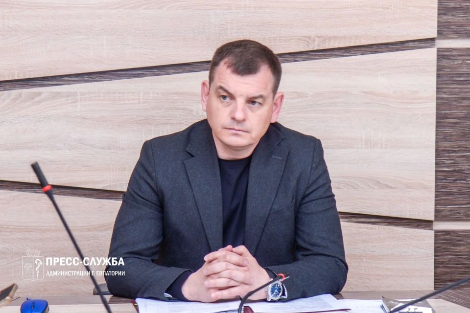 В Евпатории обсудили меры безопасности на курортный сезон В Евпатории обсудили меры безопасности на курортный сезон