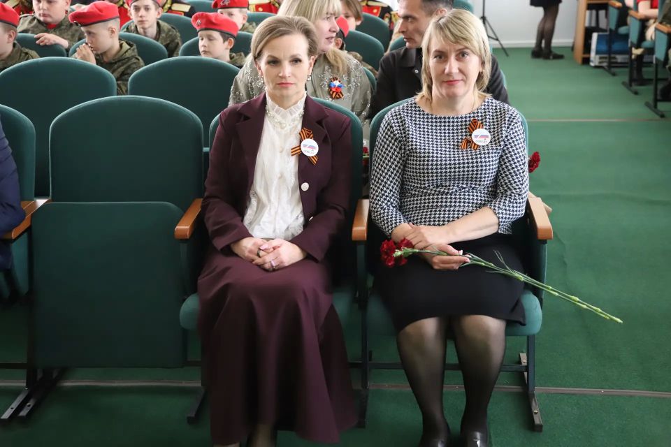 В МБОУ «Гимназия им. Н.Р. Андреева» состоялось торжественное открытие Аллеи Славы, посвящённой военнослужащим, погибшим в ходе Специальной военной операции В МБОУ «Гимназия им. Н.Р. Андреева» состоялось торжественное открытие Аллеи Славы, посвящённой военнослужащим, погибшим в ходе Специальной военной операции
