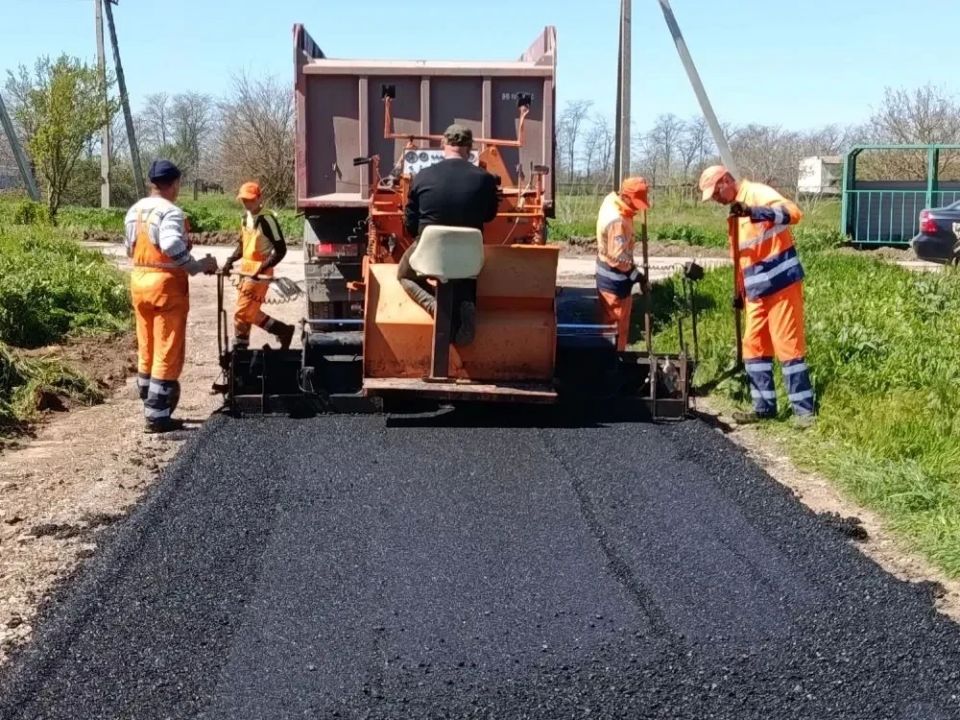 Антон Кравец: Благодаря программам, направленным на улучшение качества автомобильных дорог в нашем районе ведутся работы по ямочному ремонту Антон Кравец: Благодаря программам, направленным на улучшение качества автомобильных дорог в нашем районе ведутся работы по ямочному ремонту