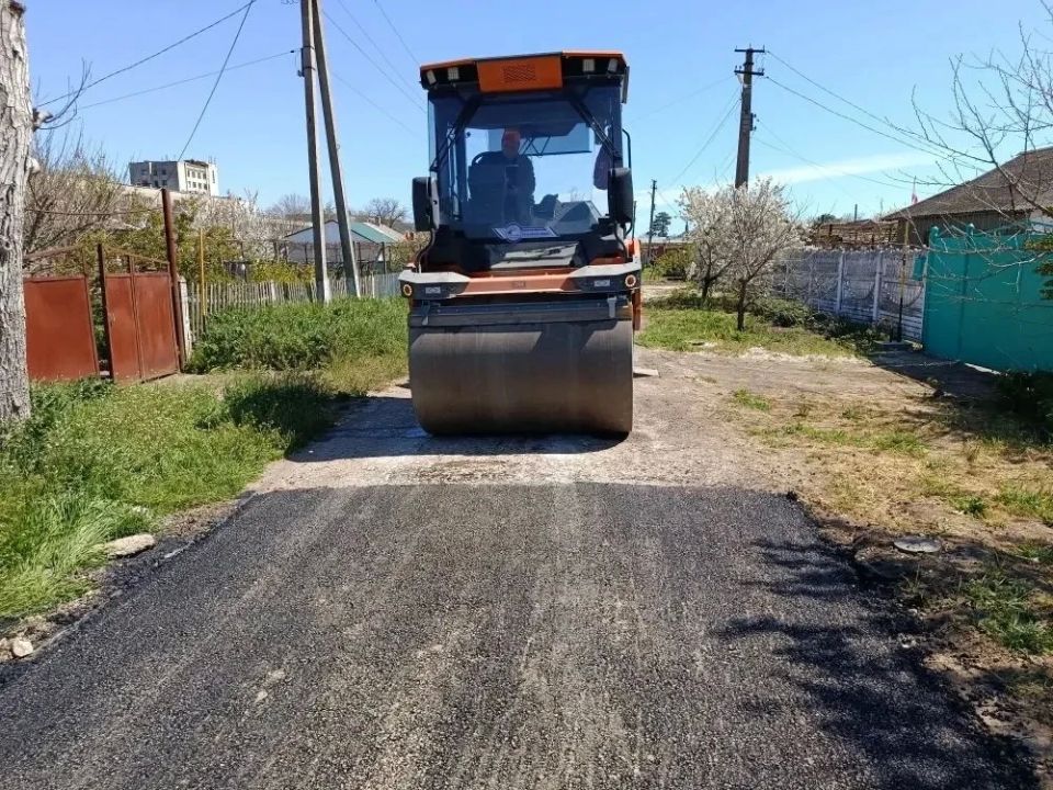 Антон Кравец: Благодаря программам, направленным на улучшение качества автомобильных дорог в нашем районе ведутся работы по ямочному ремонту Антон Кравец: Благодаря программам, направленным на улучшение качества автомобильных дорог в нашем районе ведутся работы по ямочному ремонту