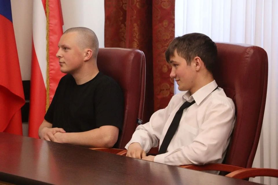 В администрации города Керчи состоялась встреча со спортсменами Иваном и Егором Дмитриевыми В администрации города Керчи состоялась встреча со спортсменами Иваном и Егором Дмитриевыми