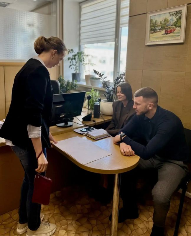 «Зелёный экзамен» сдан: государственные гражданские служащие Минприроды Крыма прошли плановую аттестацию, которая проводится раз в три года.Билеты содержали вопросы о государственной гражданской службе, противодействии... «Зелёный экзамен» сдан: государственные гражданские служащие Минприроды Крыма прошли плановую аттестацию, которая проводится раз в три года.Билеты содержали вопросы о государственной гражданской службе, противодействии...