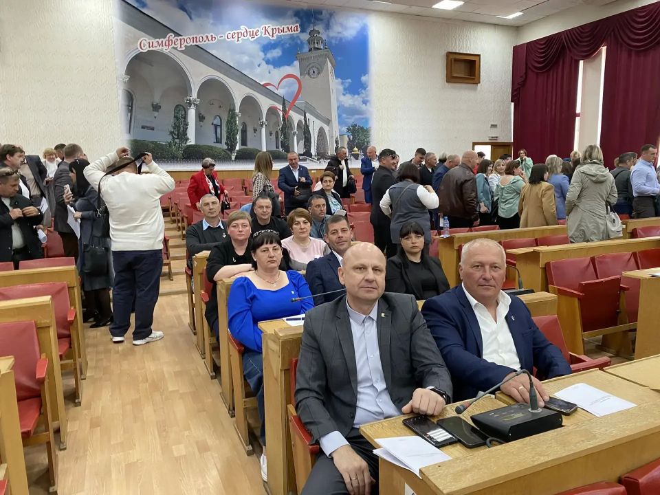 Сегодня председатель Советского районного совета Виктория Грицай совместно с главой администрации Советского района Харламовым Александром и главами администраций сельских поселений приняли участие в Собрании членов Совета... Сегодня председатель Советского районного совета Виктория Грицай совместно с главой администрации Советского района Харламовым Александром и главами администраций сельских поселений приняли участие в Собрании членов Совета...