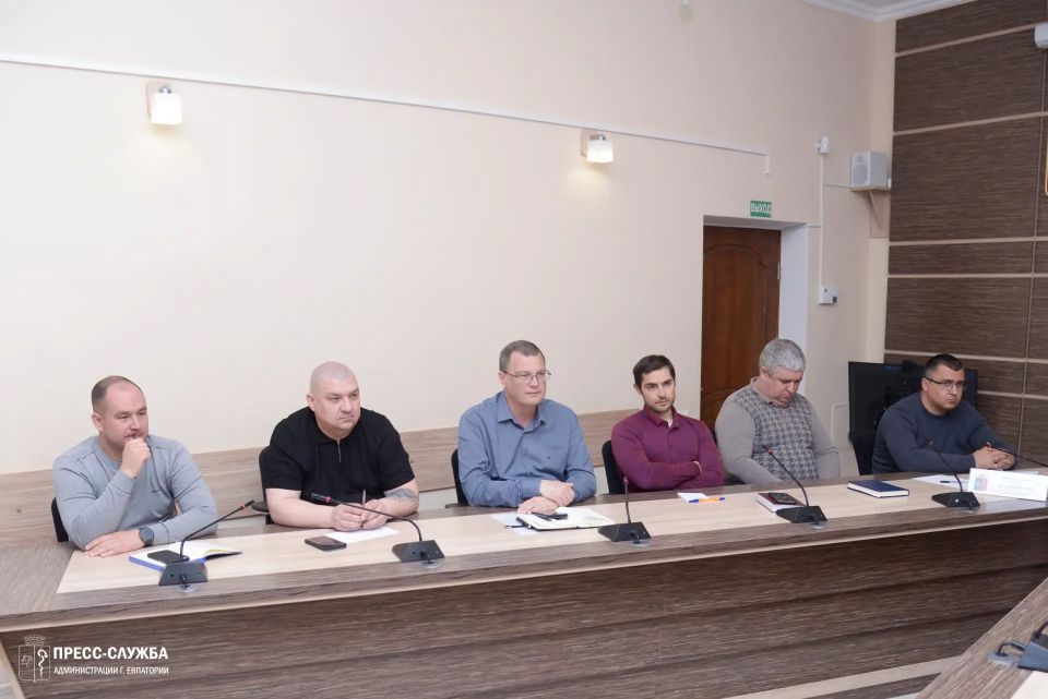 В администрации города Евпатории прошло еженедельное совещание с руководителями ресурсоснабжающих, коммунальных предприятий и управляющих компаний В администрации города Евпатории прошло еженедельное совещание с руководителями ресурсоснабжающих, коммунальных предприятий и управляющих компаний