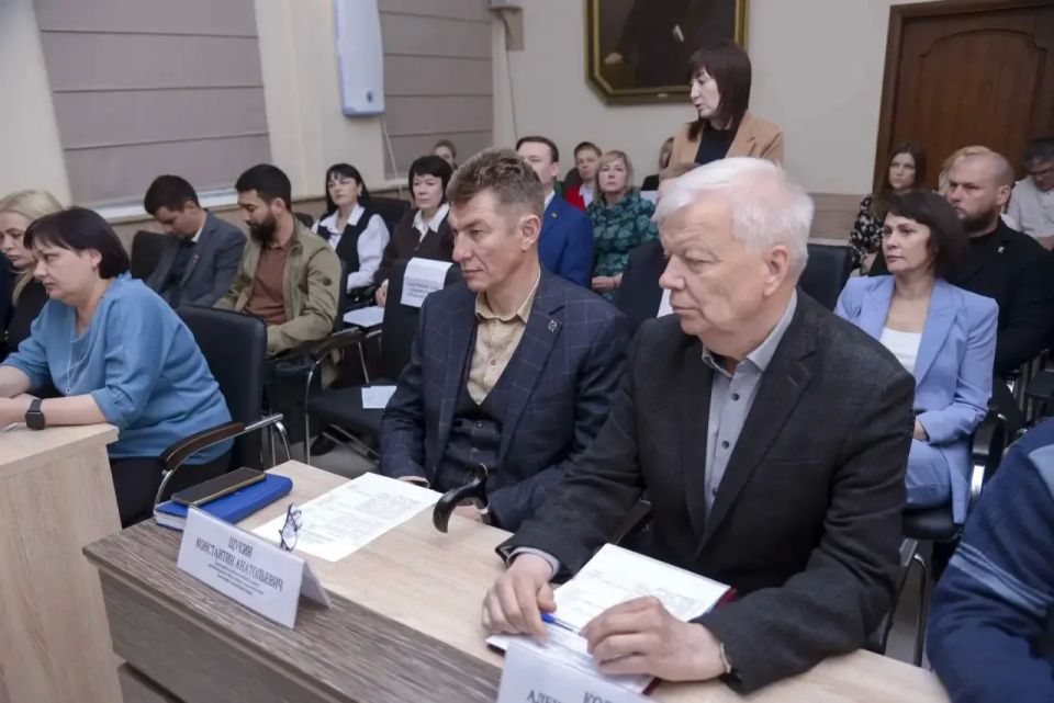 Александр Юрьев: Состоялось заседание очередной 29-й сессии Евпаторийского городского совета Александр Юрьев: Состоялось заседание очередной 29-й сессии Евпаторийского городского совета