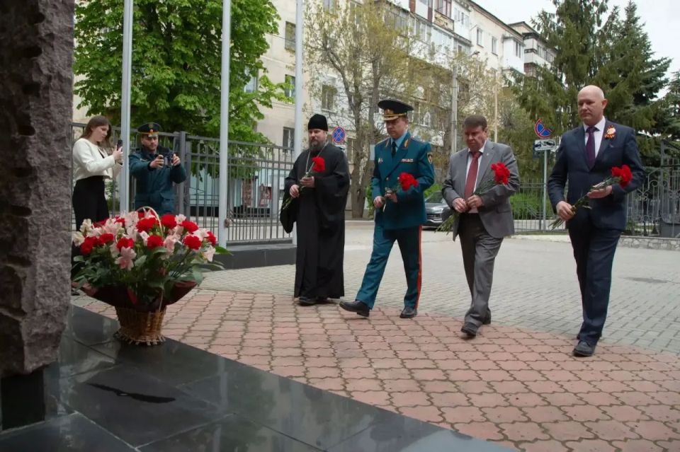 Сергей Цеков поздравил пожарных с профессиональным праздником Сергей Цеков поздравил пожарных с профессиональным праздником