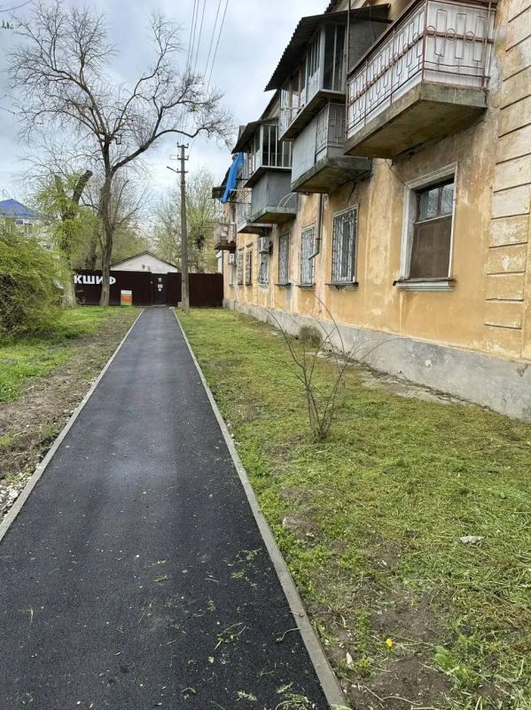 В Керчи продолжаются плановые и внеплановые ремонты в многоквартирных домах В Керчи продолжаются плановые и внеплановые ремонты в многоквартирных домах