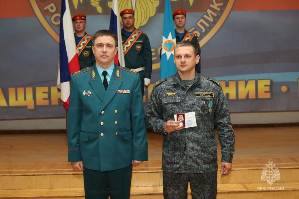 Торжественное собрание ко Дню пожарной oхраны Торжественное собрание ко Дню пожарной oхраны