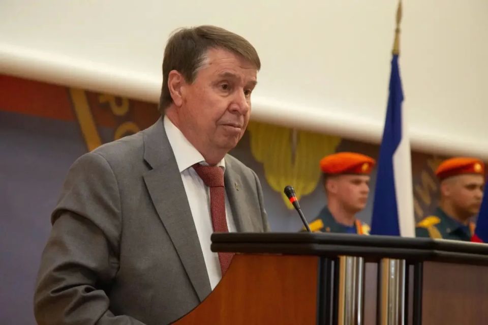 Сергей Цеков поздравил пожарных с профессиональным праздником Сергей Цеков поздравил пожарных с профессиональным праздником