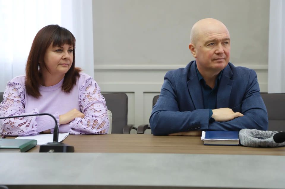 Первый заместитель главы администрации Энвер Аблаев с коллегами провёл приём граждан Первый заместитель главы администрации Энвер Аблаев с коллегами провёл приём граждан