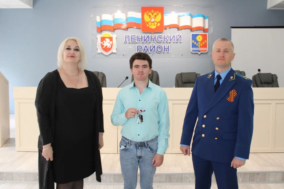 Снова звучат искренние поздравления и тёплые пожелания в адрес тех, кто сегодня стал обладателем собственного жилья Снова звучат искренние поздравления и тёплые пожелания в адрес тех, кто сегодня стал обладателем собственного жилья
