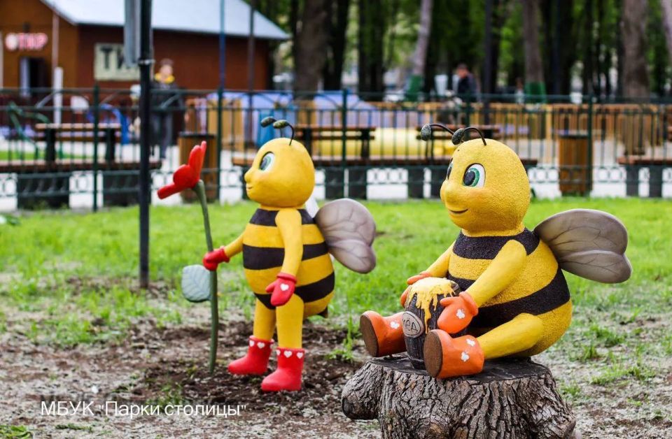 В обновлённом Детском парке Симферополя поселились пчёлки, рассказали в учреждении «Парки столицы» и поделились фото В обновлённом Детском парке Симферополя поселились пчёлки, рассказали в учреждении «Парки столицы» и поделились фото