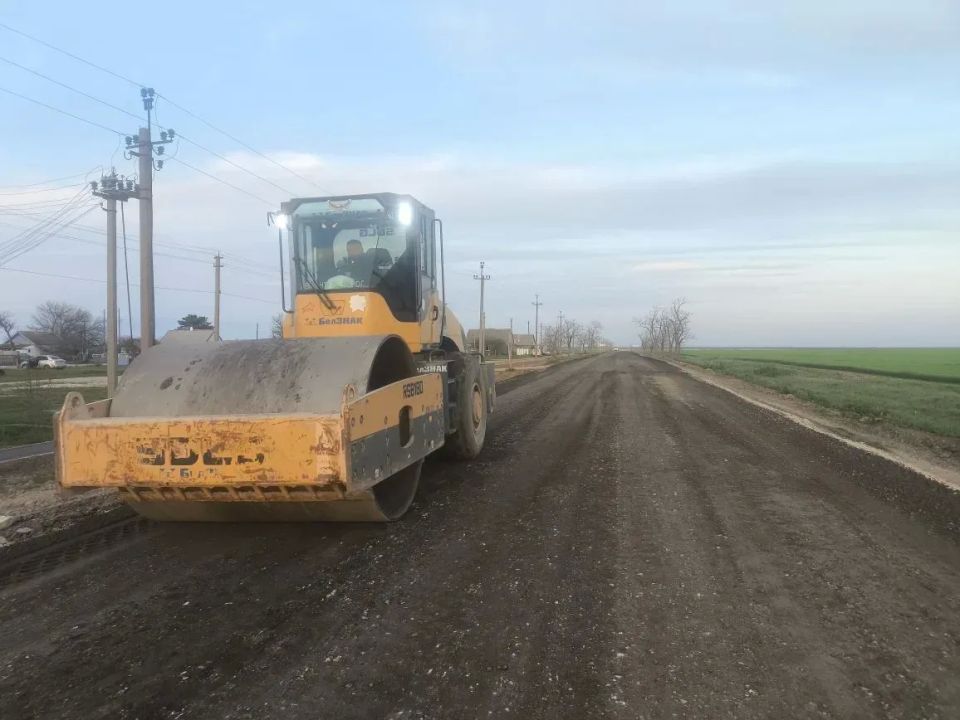 В Джанкойском районе ремонтируют 15 км дороги В Джанкойском районе ремонтируют 15 км дороги