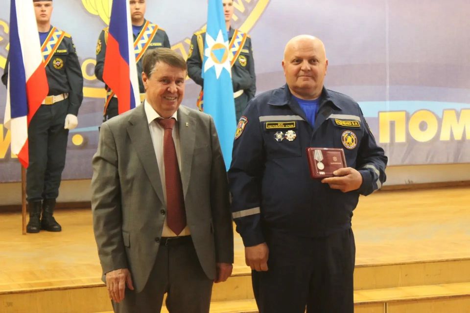 В День пожарной охраны Российской Федерации в Главном управлении МЧС России по Республике Крым состоялось торжественное мероприятие В День пожарной охраны Российской Федерации в Главном управлении МЧС России по Республике Крым состоялось торжественное мероприятие