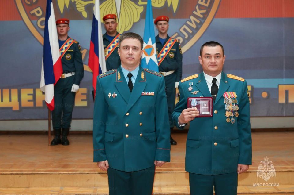 Торжественное собрание ко Дню пожарной oхраны Торжественное собрание ко Дню пожарной oхраны