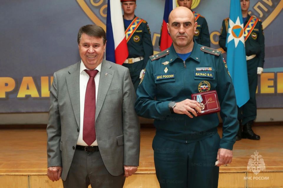 Торжественное собрание ко Дню пожарной oхраны Торжественное собрание ко Дню пожарной oхраны