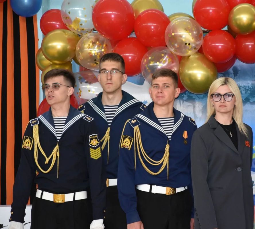 К 81-й годовщине Победы в Великой Отечественной войне Школьная академия им. А.И. Мальцева провела традиционный смотр-парад К 81-й годовщине Победы в Великой Отечественной войне Школьная академия им. А.И. Мальцева провела традиционный смотр-парад