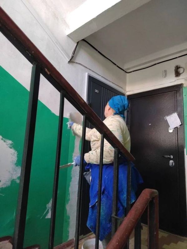 В Керчи продолжаются плановые и внеплановые ремонты в многоквартирных домах В Керчи продолжаются плановые и внеплановые ремонты в многоквартирных домах