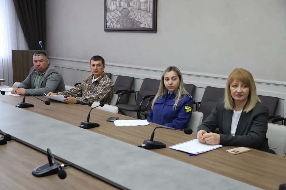 На заседании Межведомственной комиссии по противодействию нелегальной занятости в Бахчисарайском районе рассмотрены результаты мониторинга, проведённого рабочей группой в городе Бахчисарай На заседании Межведомственной комиссии по противодействию нелегальной занятости в Бахчисарайском районе рассмотрены результаты мониторинга, проведённого рабочей группой в городе Бахчисарай