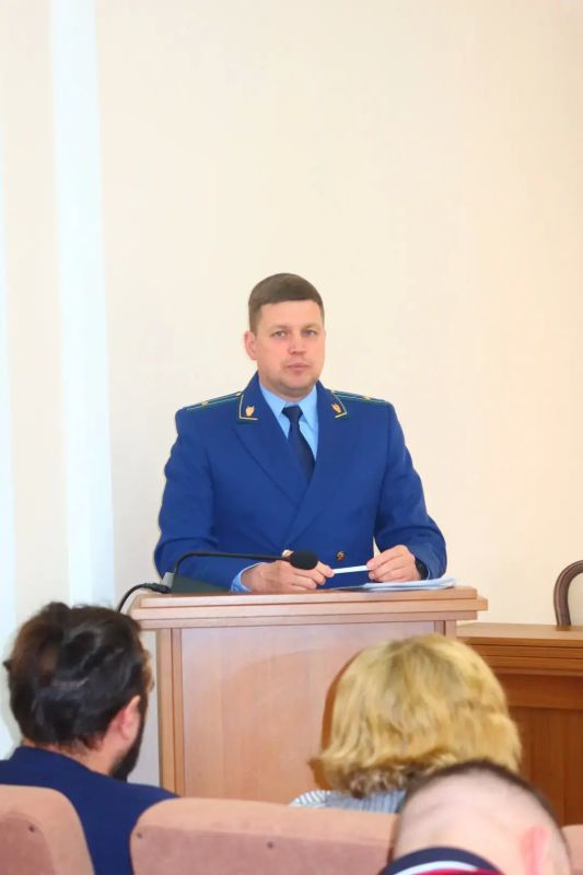 В Симферополе обсудили меры по повышению безопасности дорожного движения В Симферополе обсудили меры по повышению безопасности дорожного движения