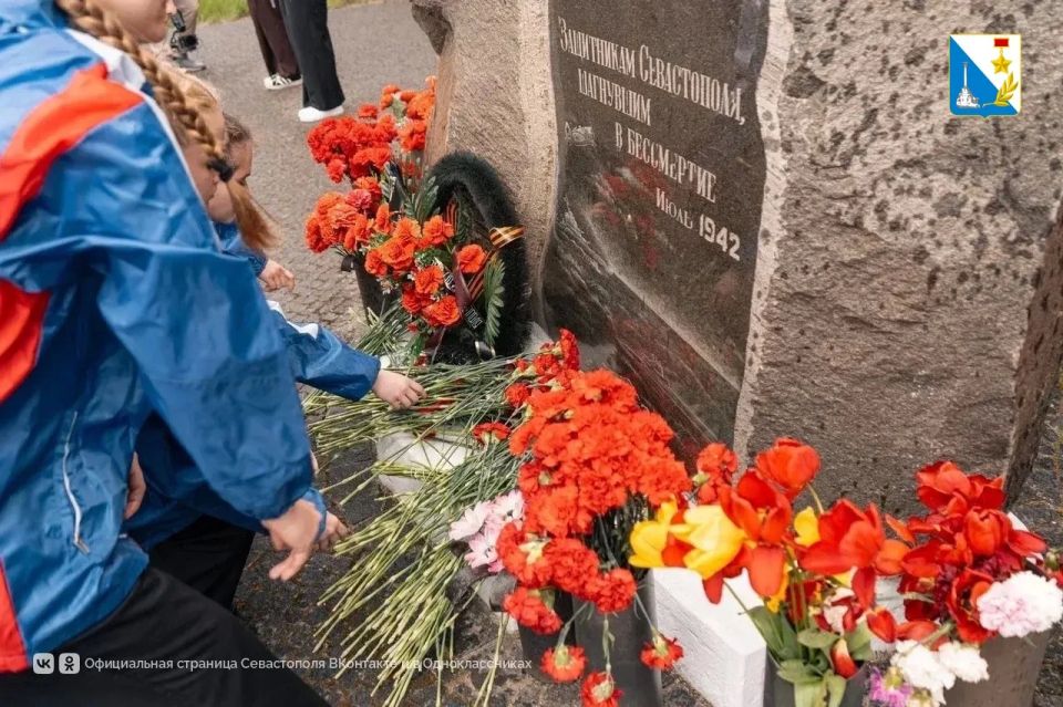 100 бойцов студотрядов дали старт патриотической акции «Десант Победы» на 35-й батарее 100 бойцов студотрядов дали старт патриотической акции «Десант Победы» на 35-й батарее