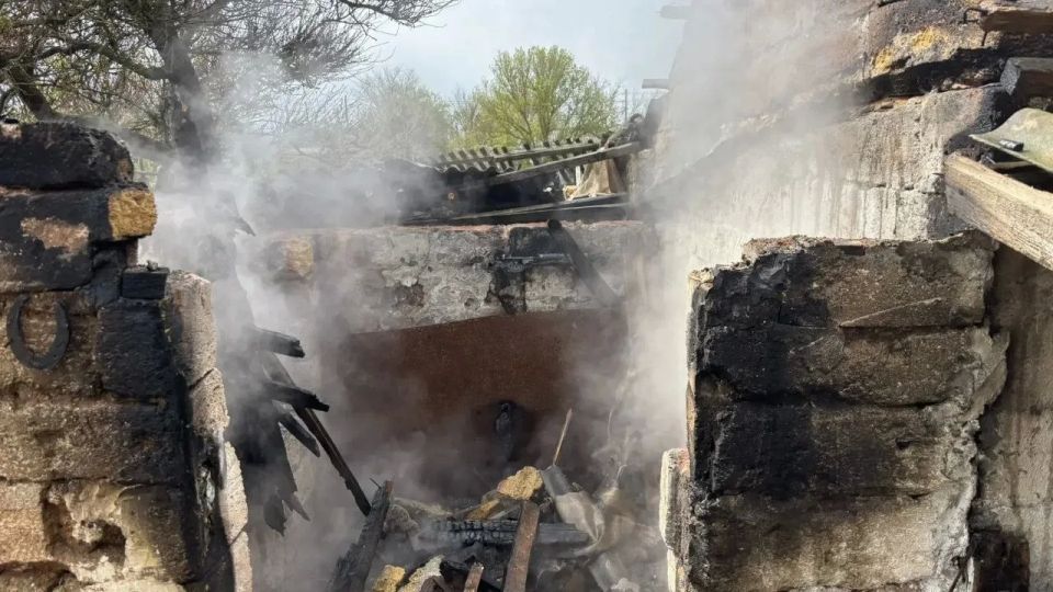 В селе Виноградное Сакского района горела хозпостройка В селе Виноградное Сакского района горела хозпостройка
