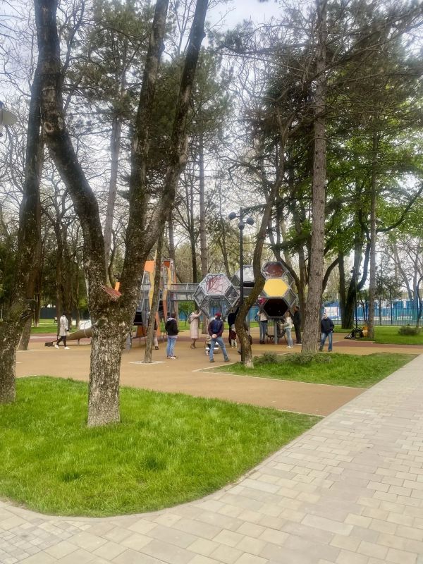 Иван Мезюхо: Сегодня в Симферополе после реконструкции открылся Детский парк Иван Мезюхо: Сегодня в Симферополе после реконструкции открылся Детский парк