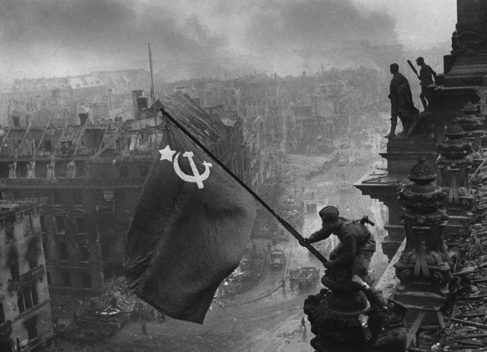 Владислав Шурыгин: 81 год назад над Рейхстагом взвилось алое Знамя Победы!