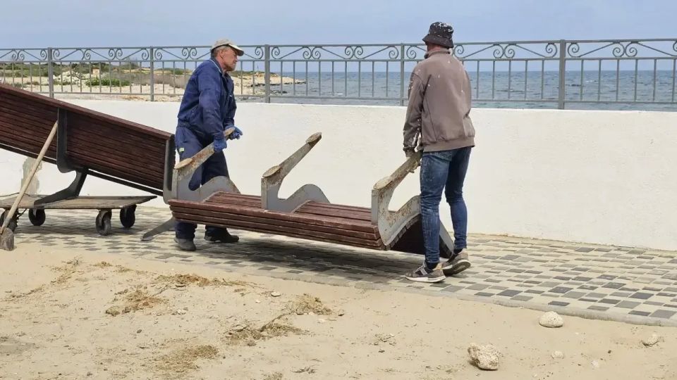 26 пляжей готовят к летнему сезону в Севастополе 26 пляжей готовят к летнему сезону в Севастополе