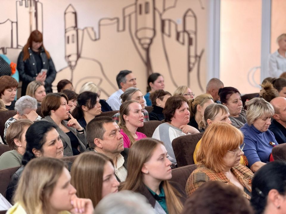 Юрий Нестеренко: Продолжаю встречи с педагогическими коллективами столицы Крыма по их приглашению Юрий Нестеренко: Продолжаю встречи с педагогическими коллективами столицы Крыма по их приглашению