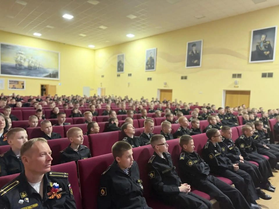 Госавтоинспекция Севастополя организовала урок дорожной безопасности для кадет военно-морского училища Госавтоинспекция Севастополя организовала урок дорожной безопасности для кадет военно-морского училища
