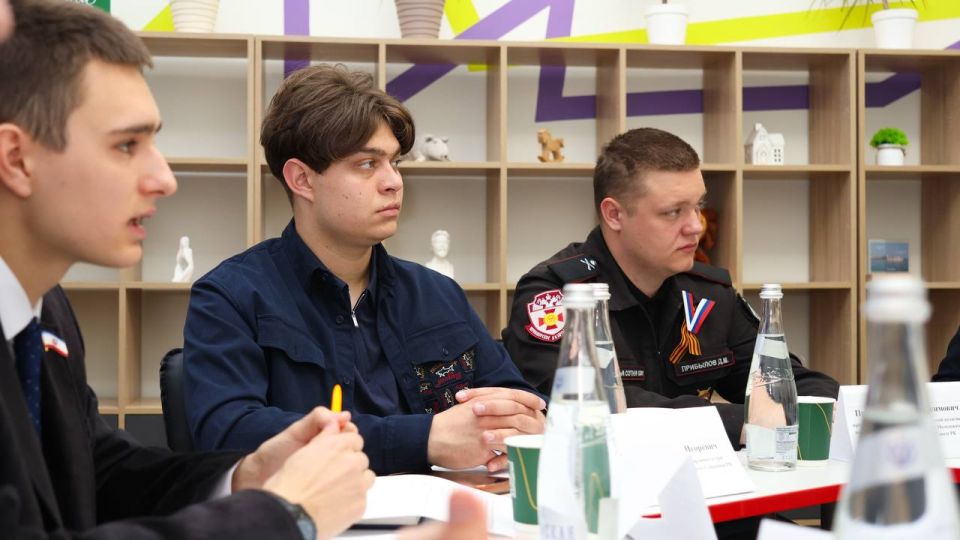 В Доме Молодежи Республики Крым состоялся «круглый стол» на тему эксплуатации мотоциклов и схожих по конструкции транспортных средств несовершеннолетними В Доме Молодежи Республики Крым состоялся «круглый стол» на тему эксплуатации мотоциклов и схожих по конструкции транспортных средств несовершеннолетними