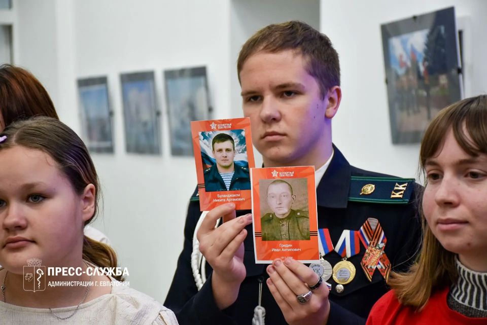 В Доме молодежи открыли Стену памяти В Доме молодежи открыли Стену памяти
