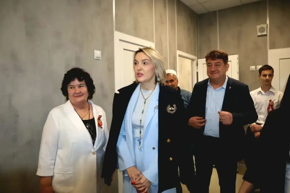 Инна Федоренко: Совместно с заместителем Председателя Государственного Совета Республики Крым Айдером Типпой и депутатом Государственного Совета Республики Крым Алексеем Тихомировым приняла участие в открытии модульного... Инна Федоренко: Совместно с заместителем Председателя Государственного Совета Республики Крым Айдером Типпой и депутатом Государственного Совета Республики Крым Алексеем Тихомировым приняла участие в открытии модульного...