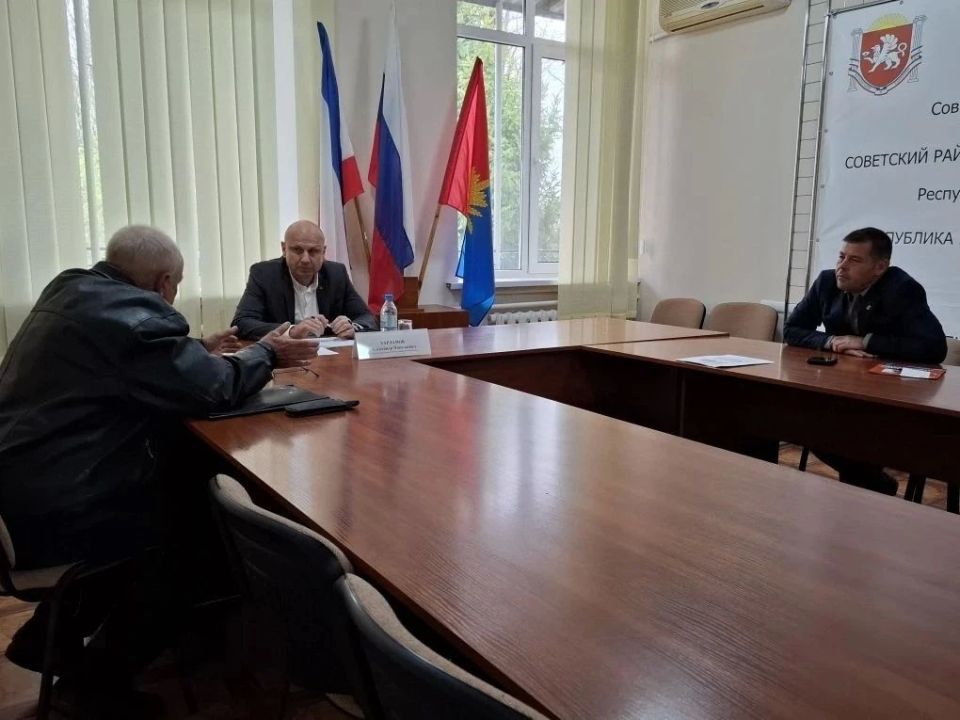 Сегодня глава администрации Советского района Александр Харламов провёл очередной приём граждан Сегодня глава администрации Советского района Александр Харламов провёл очередной приём граждан