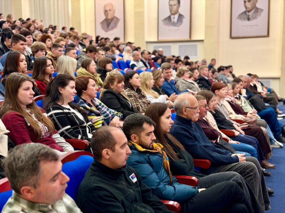 Юрий Нестеренко: Провёл рабочую встречу с коллективом и студентами «Крымского инженерно-педагогического университета имени Февзи Якубова» Юрий Нестеренко: Провёл рабочую встречу с коллективом и студентами «Крымского инженерно-педагогического университета имени Февзи Якубова»