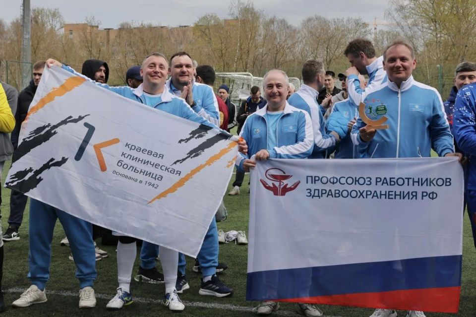 Врачи из Королёва — бронзовые призёры Всероссийского турнира по мини-футболу! Врачи из Королёва — бронзовые призёры Всероссийского турнира по мини-футболу!