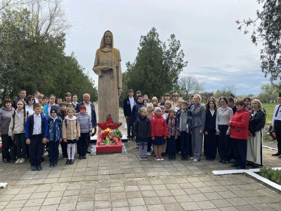 В Советском районе продолжаются патриотические акции «Память в граните» и «Эстафета Памяти», приуроченные к 82-й годовщине освобождения Советского района от немецко-фашистских захватчиков и 81-й годовщине Великой Победы В Советском районе продолжаются патриотические акции «Память в граните» и «Эстафета Памяти», приуроченные к 82-й годовщине освобождения Советского района от немецко-фашистских захватчиков и 81-й годовщине Великой Победы