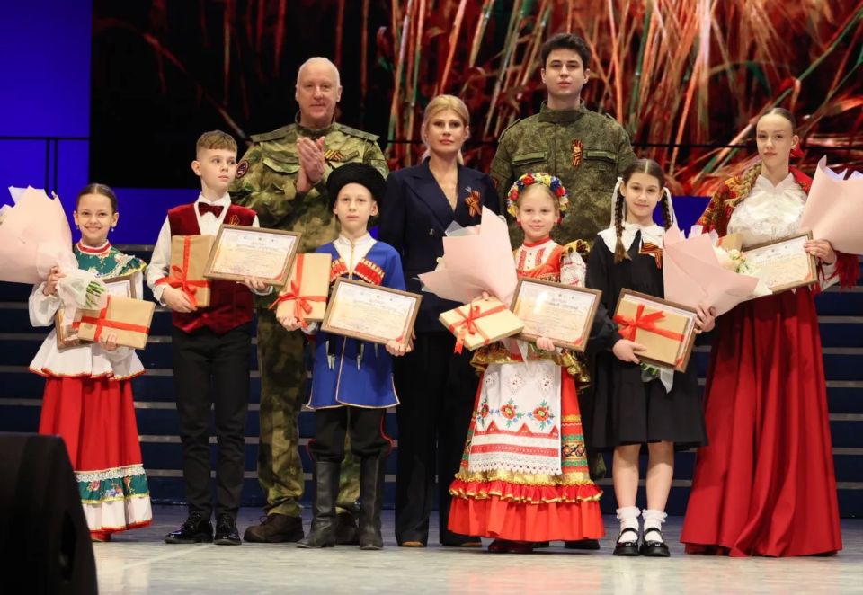 Глава Следственного комитета России посетил мероприятие, посвященное подведению итогов конкурса детской казачьей песни Глава Следственного комитета России посетил мероприятие, посвященное подведению итогов конкурса детской казачьей песни
