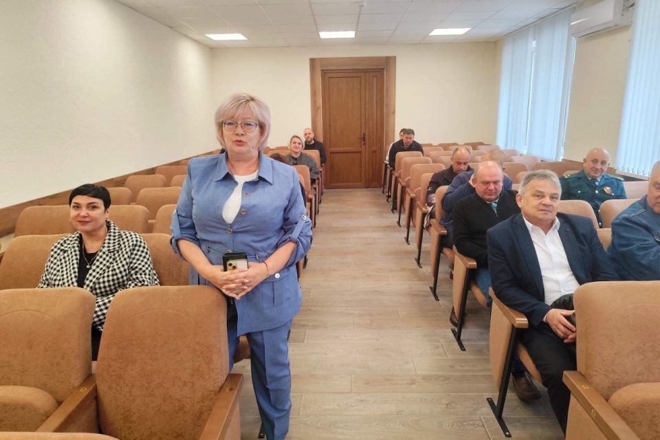 Александр Соколовский: Совместно с главой муниципального образования Еленой Стельмах провели рабочее совещание с руководителями предприятий, организаций и служб района Александр Соколовский: Совместно с главой муниципального образования Еленой Стельмах провели рабочее совещание с руководителями предприятий, организаций и служб района