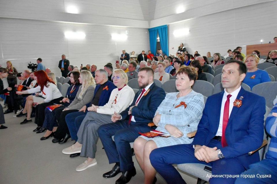 Кирилл Чебышев: Сегодня, в канун Дня Великой Победы, в селе Грушевка после реставрации был открыт памятный знак на месте братской могилы советских воинов-танкистов Кирилл Чебышев: Сегодня, в канун Дня Великой Победы, в селе Грушевка после реставрации был открыт памятный знак на месте братской могилы советских воинов-танкистов