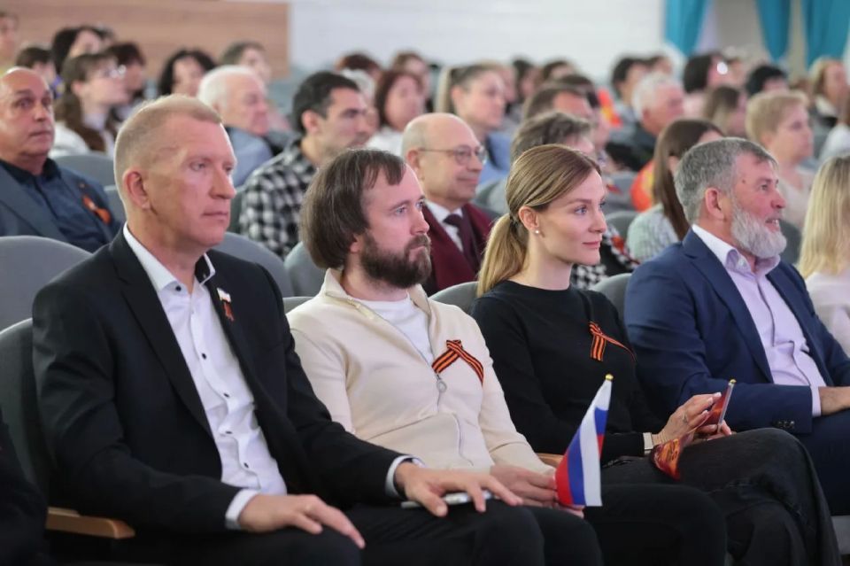 Владимир Константинов: В канун Дня Великой Победы в селе Грушевка г. Судак после реставрации открыт памятный знак на месте Братской могилы советских воинов-танкистов Владимир Константинов: В канун Дня Великой Победы в селе Грушевка г. Судак после реставрации открыт памятный знак на месте Братской могилы советских воинов-танкистов