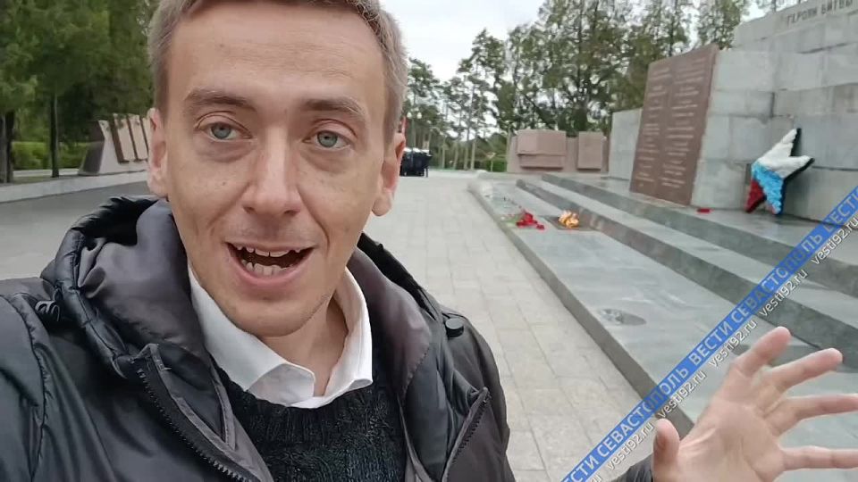 Кадеты-нахимовцы взяли частицу вечного огня у обелиска «Героям битвы за Севастополь»