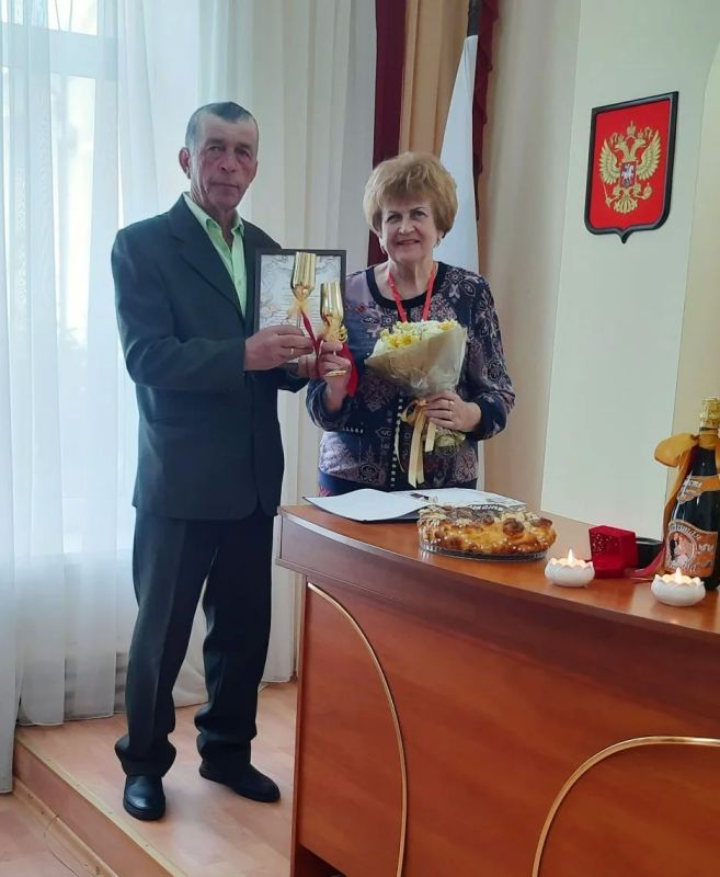 Каждый раз мы с большим удовольствием делимся с вами историями любви супругов, для которых наши отделы ЗАГС проводят юбилеи и годовщины свадьбы Каждый раз мы с большим удовольствием делимся с вами историями любви супругов, для которых наши отделы ЗАГС проводят юбилеи и годовщины свадьбы
