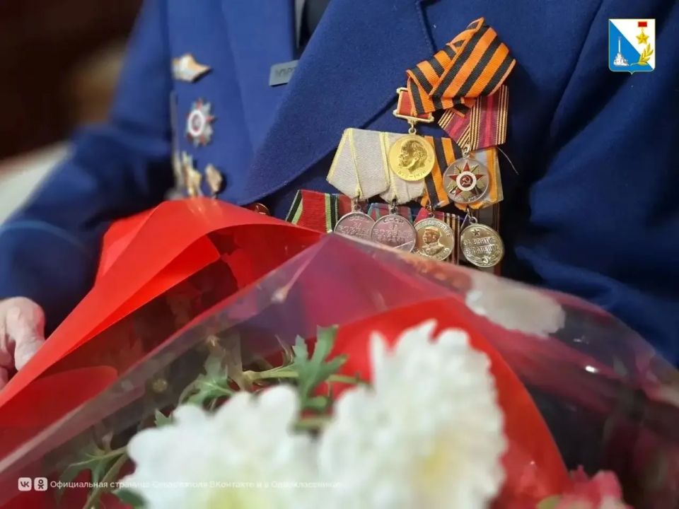 Участники программы «Севастополь — город героев» поздравляют ветеранов с Днём Победы Участники программы «Севастополь — город героев» поздравляют ветеранов с Днём Победы