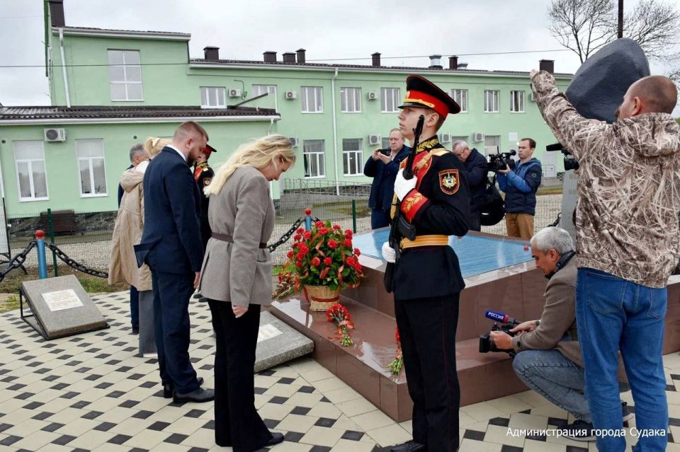 Кирилл Чебышев: Сегодня, в канун Дня Великой Победы, в селе Грушевка после реставрации был открыт памятный знак на месте братской могилы советских воинов-танкистов Кирилл Чебышев: Сегодня, в канун Дня Великой Победы, в селе Грушевка после реставрации был открыт памятный знак на месте братской могилы советских воинов-танкистов