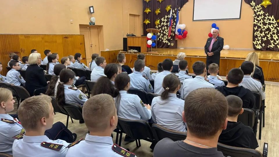 Памятный урок мужества в средней общеобразовательной школе № 28 им. капитана милиции Сергея Кузьмича Беспалова Памятный урок мужества в средней общеобразовательной школе № 28 им. капитана милиции Сергея Кузьмича Беспалова