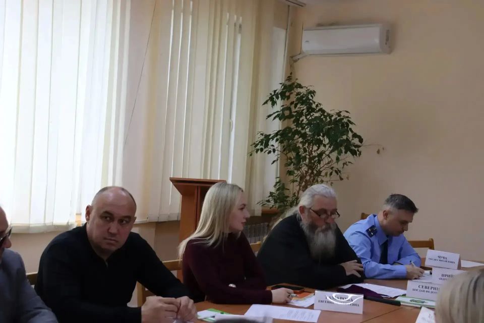 Председатель Государственного комитета по делам межнациональных отношений Республики Крым Руслан Якубов принял участие в заседании Совета по межнациональным и межконфессиональным отношениям при главе администрации... Председатель Государственного комитета по делам межнациональных отношений Республики Крым Руслан Якубов принял участие в заседании Совета по межнациональным и межконфессиональным отношениям при главе администрации...