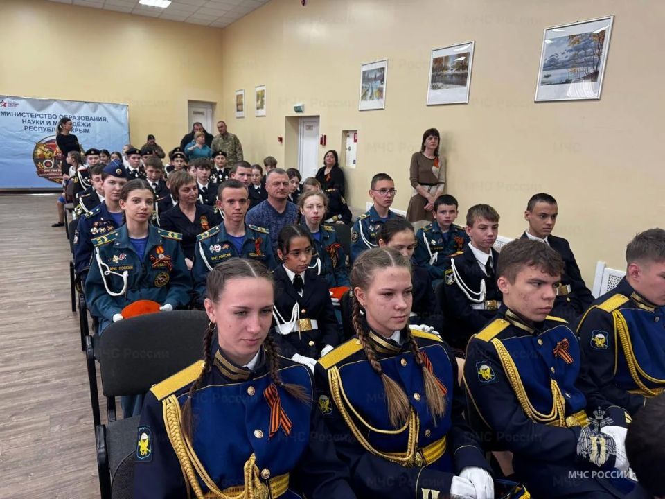 "Растим патриотов": победители многоборья - кадеты пожарно-спасательного профиля "Растим патриотов": победители многоборья - кадеты пожарно-спасательного профиля